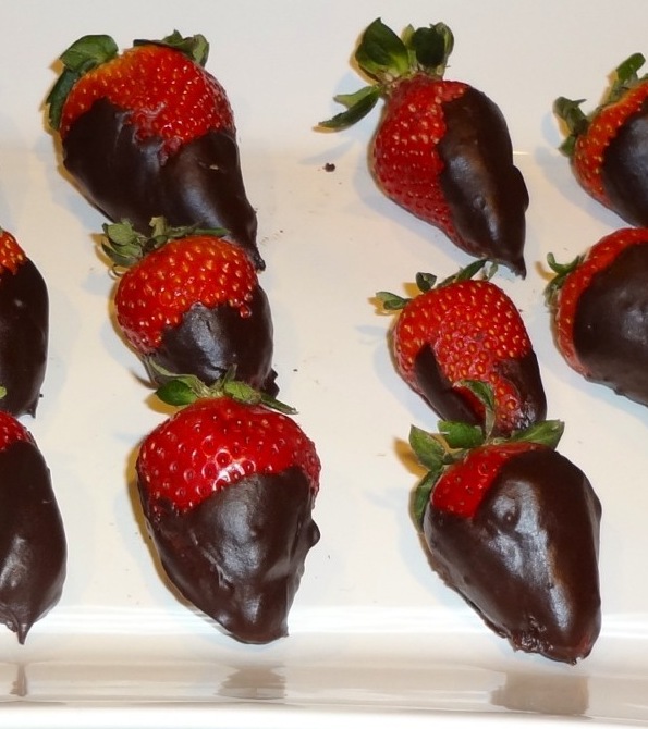 strawberries chocolate dipped2